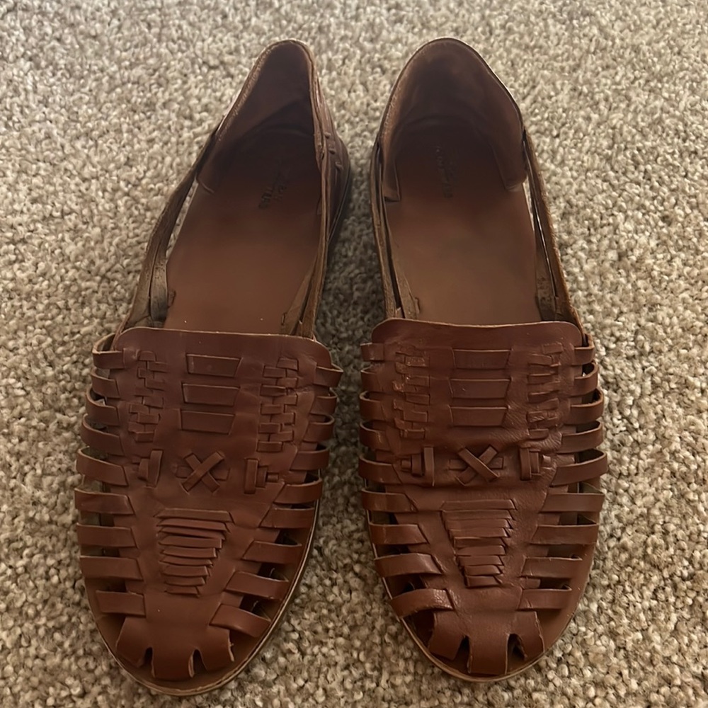 Urban Outfitters Huarache Brown Women’s Sandals size 9